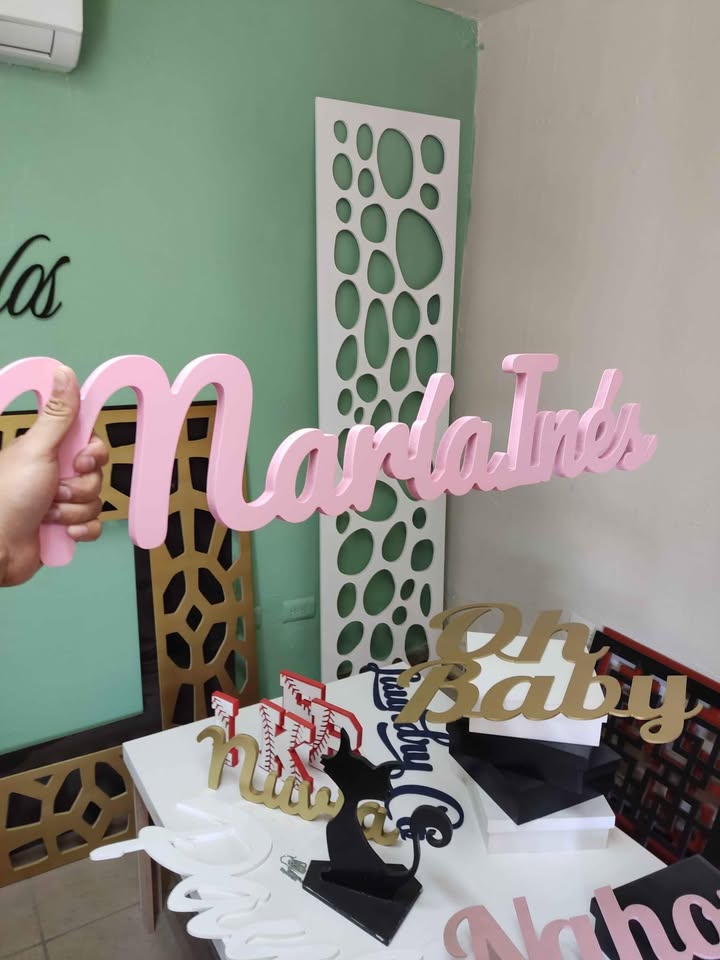Nombresito María Inés en rosa